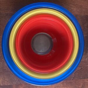 ❌s o l d (locally). vintage Pyrex mixing bowl set